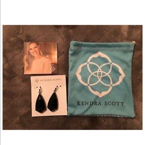 Kendra Scott Carla Drop earrings